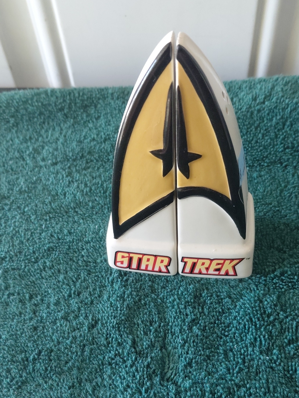 Star Trek Ceramic Salt & Pepper Shakers - Yellow and White